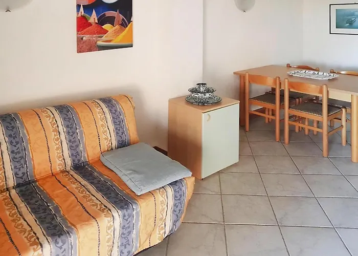 Apartment In Near Sandy