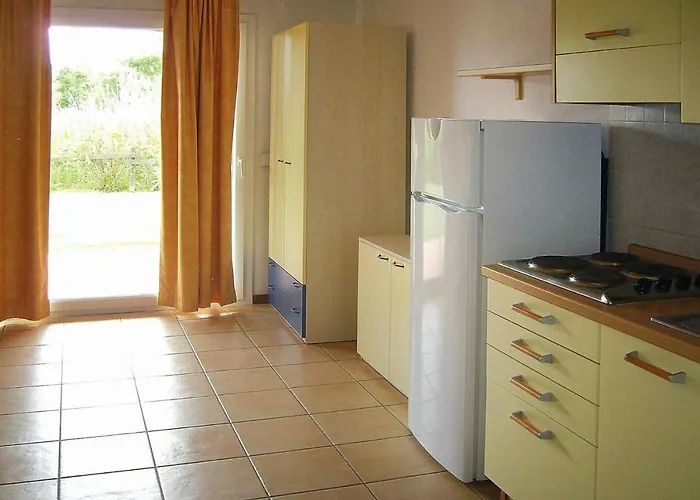 Apartment In Near Sandy *