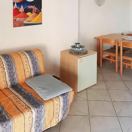 Apartment With Balcony Or Small Garden
