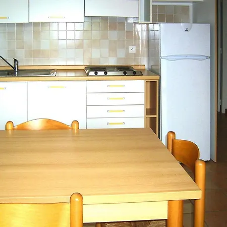 Apartment In Near Sandy *